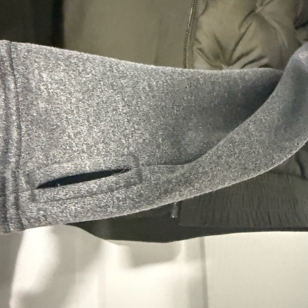 North face goose down Olive Green Quilted Jacket with Gray Sleeves - Picture 6 of 7